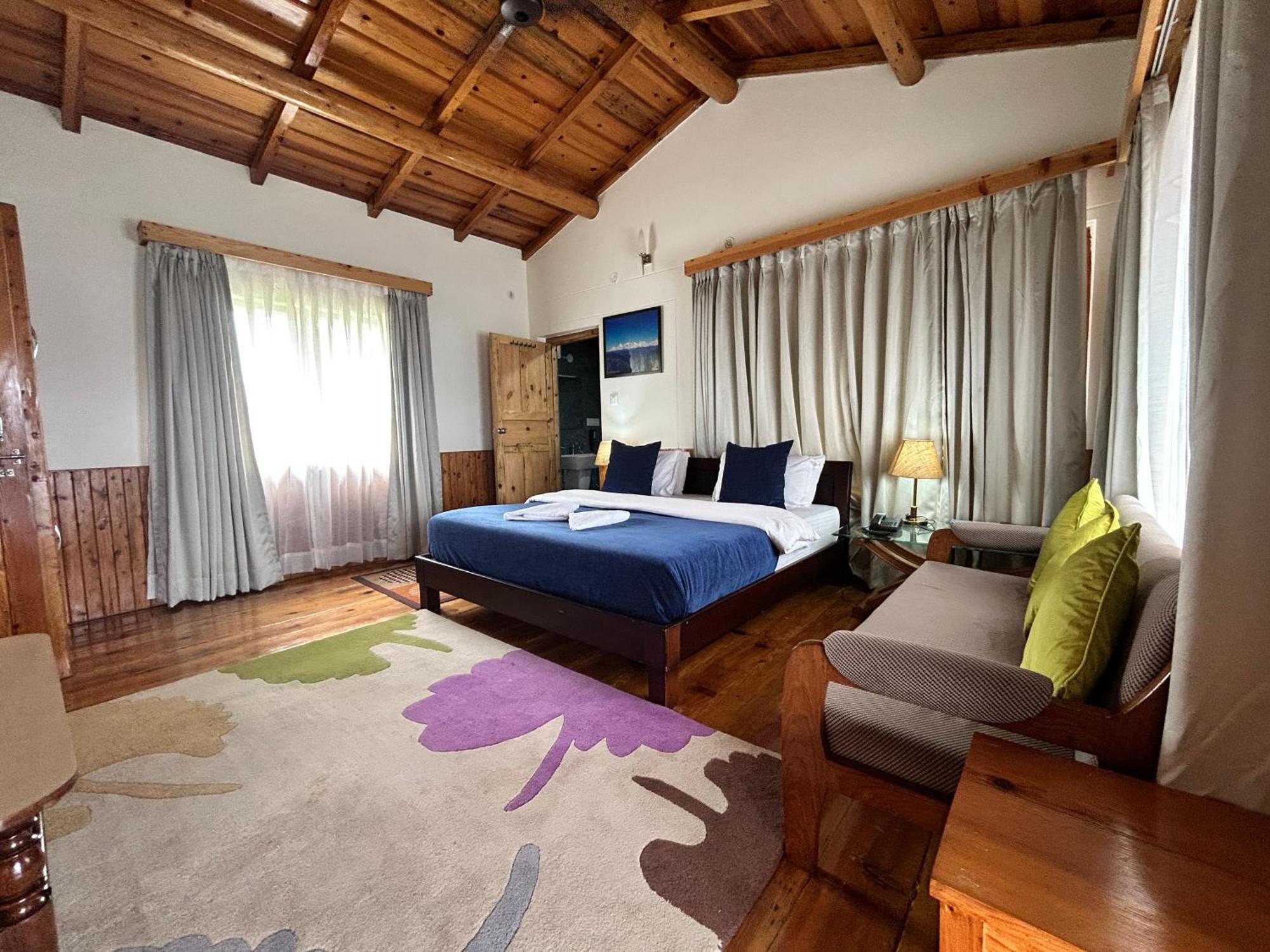 Kasar Himalaya Holiday Resort, Binsar Rd Алмора Екстер'єр фото