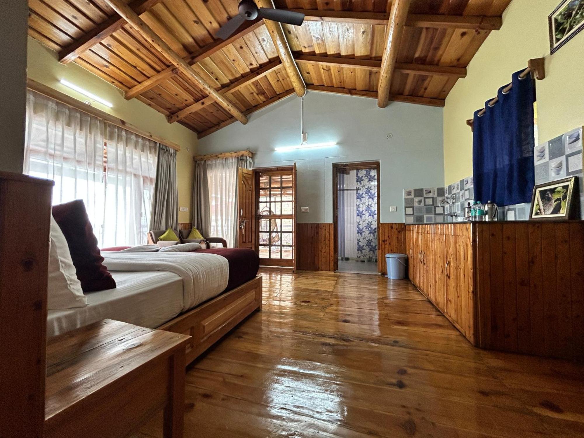 Kasar Himalaya Holiday Resort, Binsar Rd Алмора Екстер'єр фото