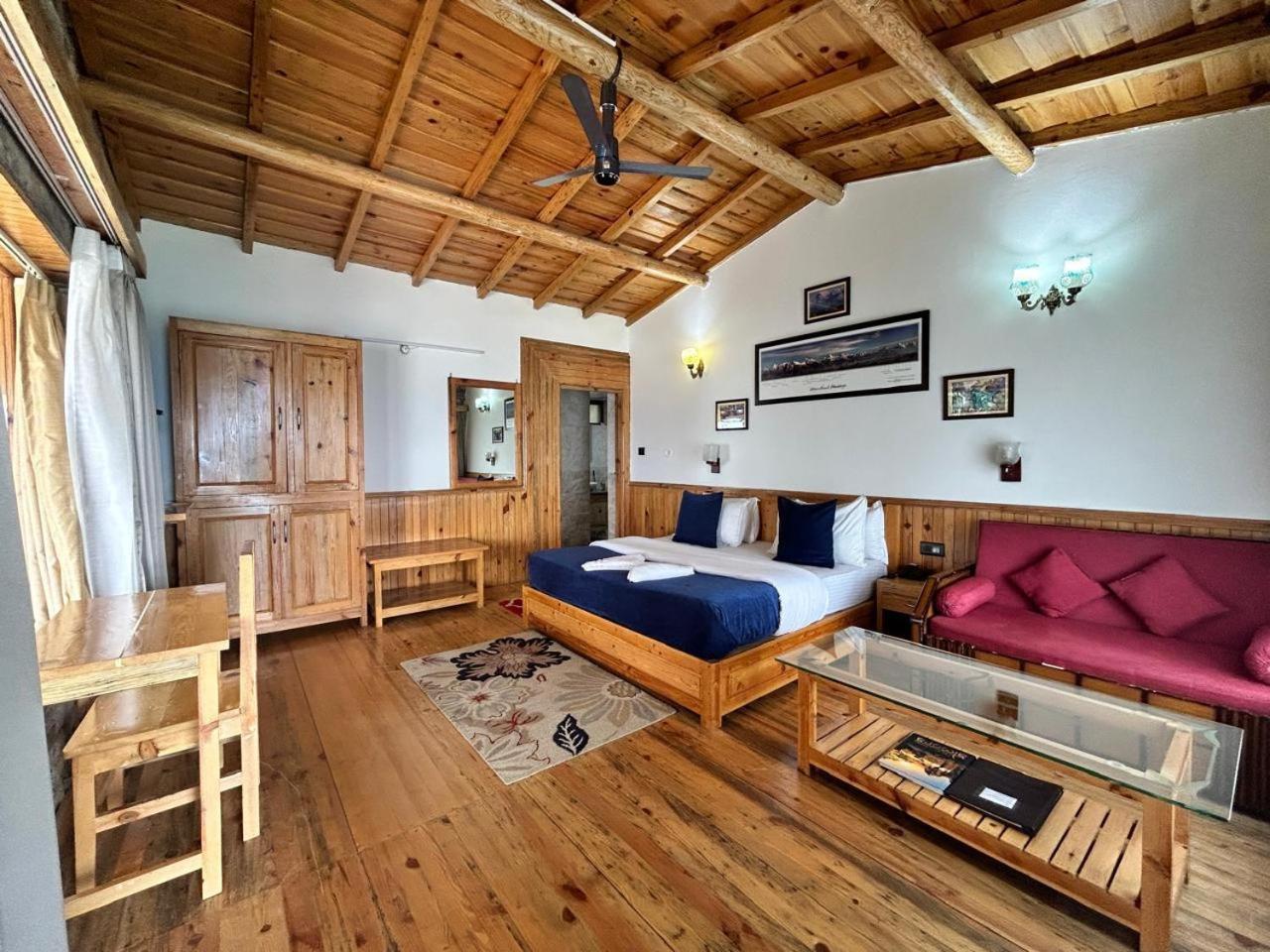 Kasar Himalaya Holiday Resort, Binsar Rd Алмора Екстер'єр фото