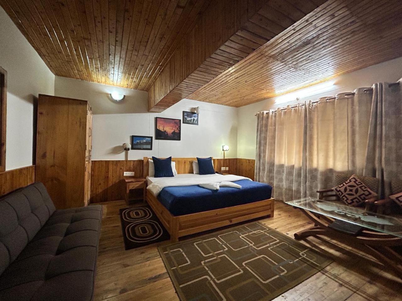 Kasar Himalaya Holiday Resort, Binsar Rd Алмора Екстер'єр фото