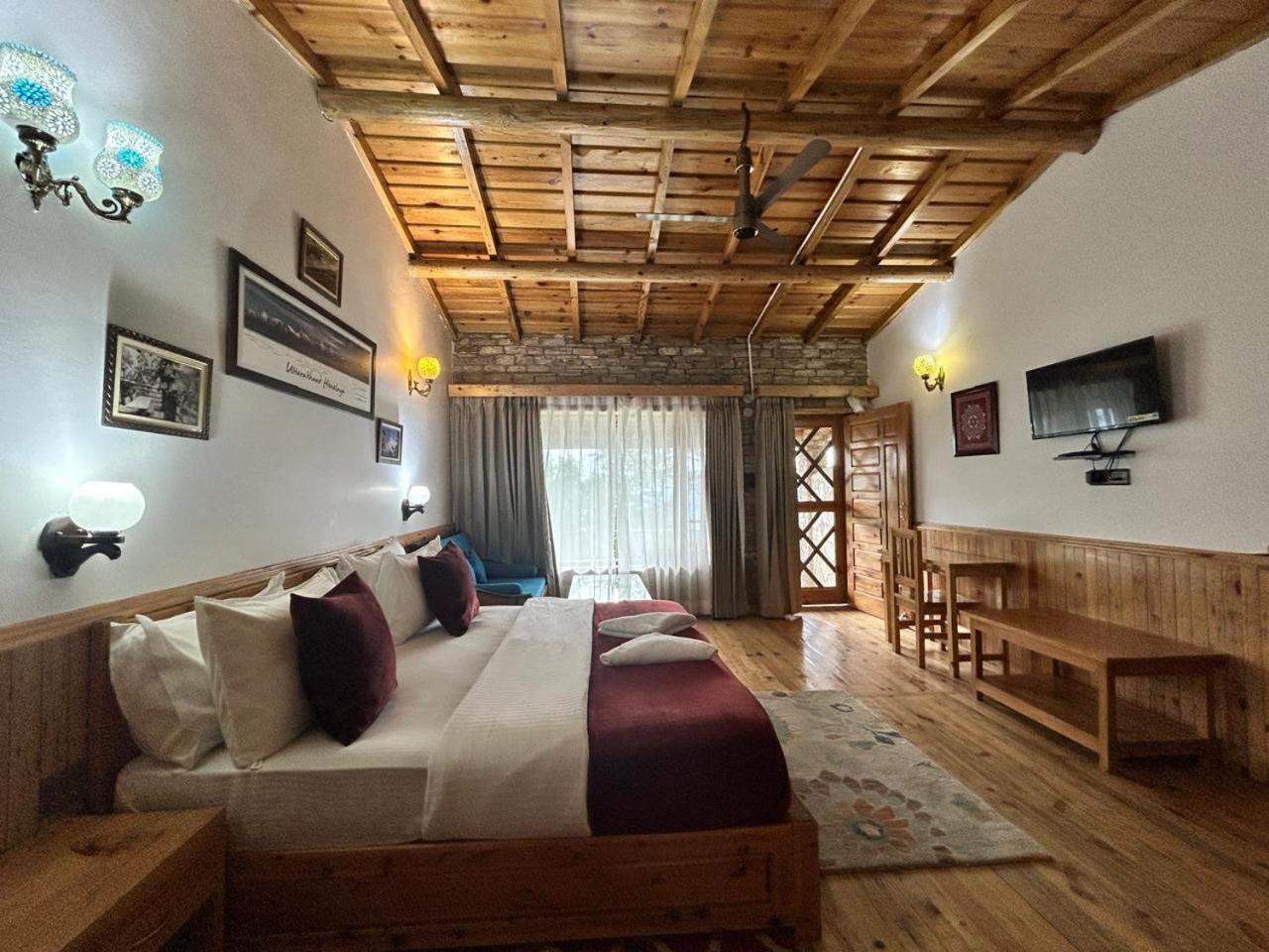 Kasar Himalaya Holiday Resort, Binsar Rd Алмора Екстер'єр фото