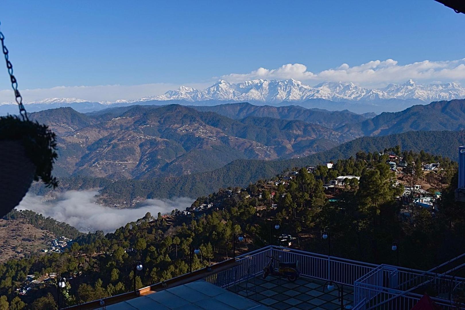 Kasar Himalaya Holiday Resort, Binsar Rd Алмора Екстер'єр фото