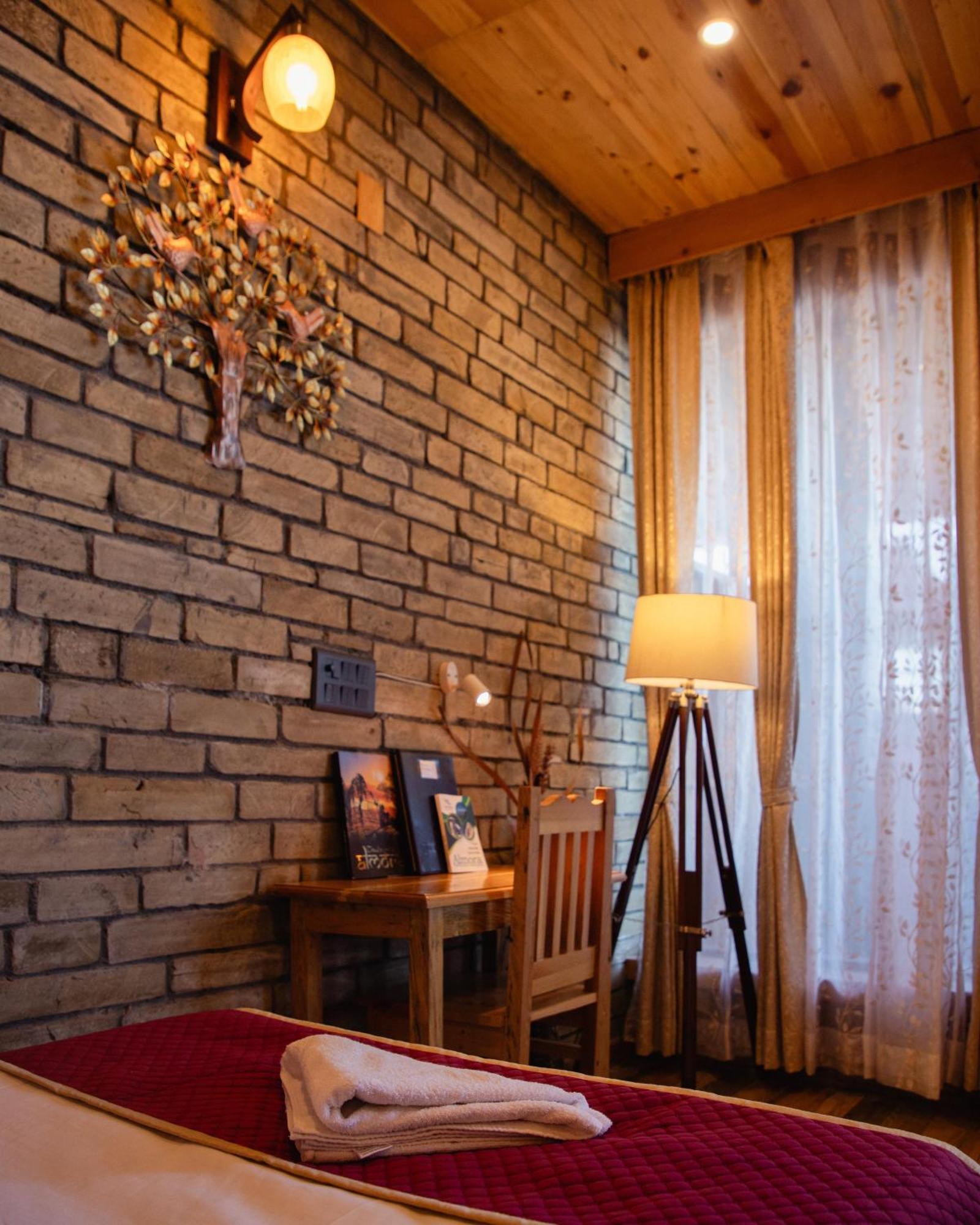 Kasar Himalaya Holiday Resort, Binsar Rd Алмора Екстер'єр фото