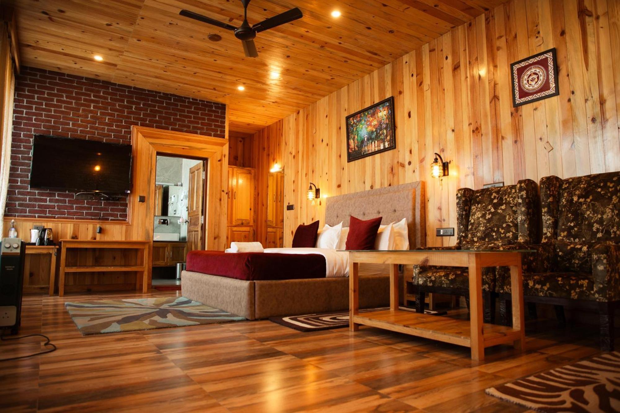 Kasar Himalaya Holiday Resort, Binsar Rd Алмора Екстер'єр фото